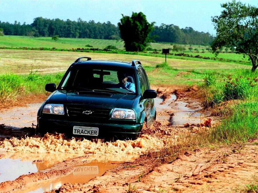  Chevrolet Tracker 2006 года  (фото 15 из 16)